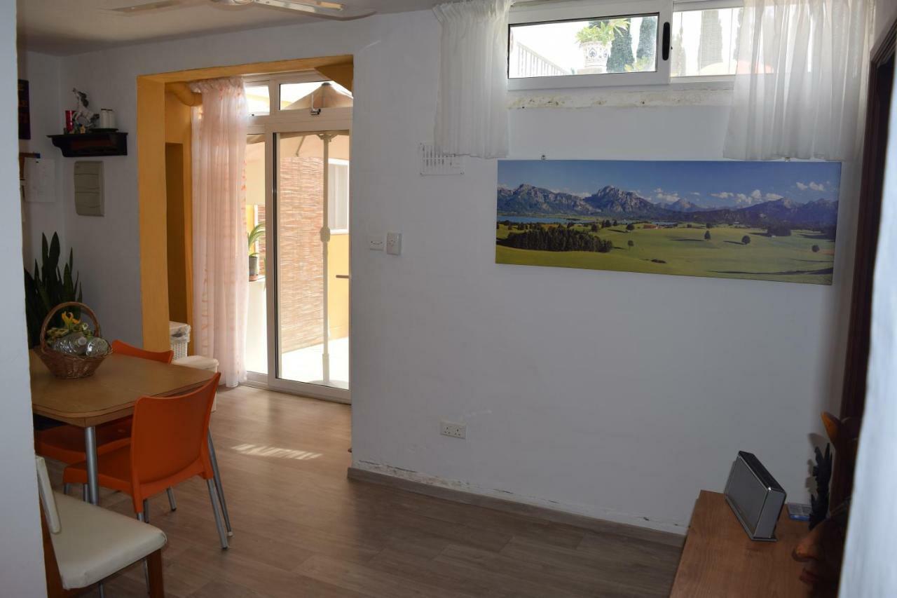 Central Villa Flatlet With Pool - Free Parking And Wifi Lija Exterior photo